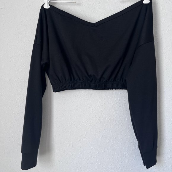 NWT Black Crop Top Off the Shoulder Sweater size 8 - Picture 2 of 5
